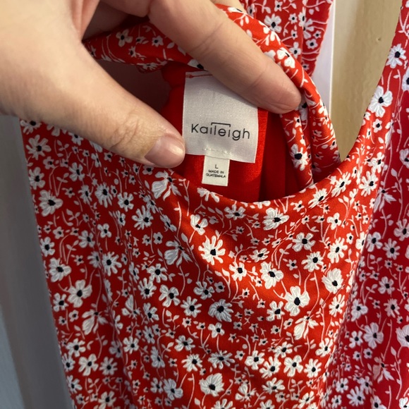 Cute maternity sundress size large, very stretchy - Picture 2 of 3